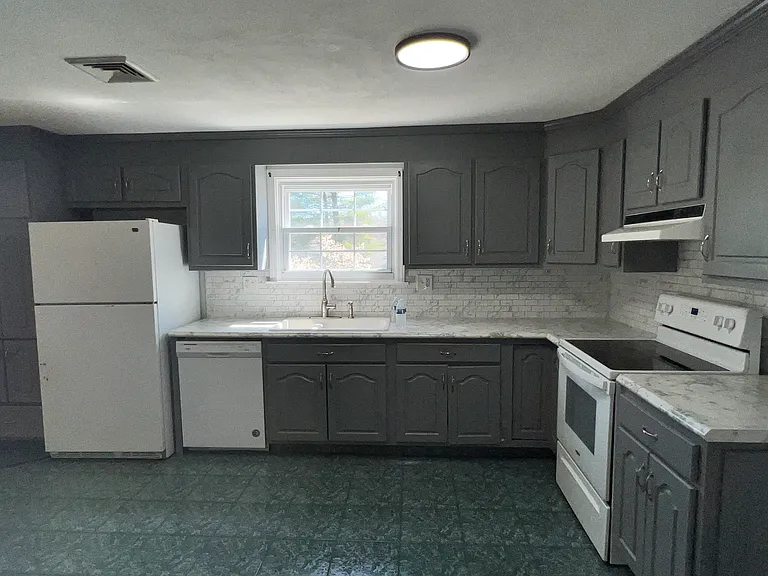 98 Kirkwood Rd — Photo 8
