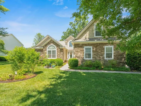 213 Franklin Oaks Ln, Greer, SC 29651