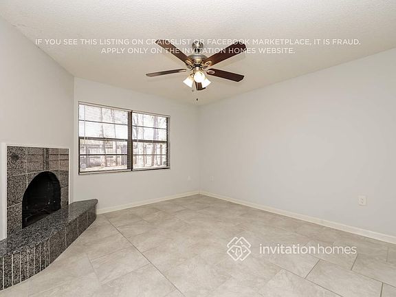 4th image of 810 Sandalwood Dr