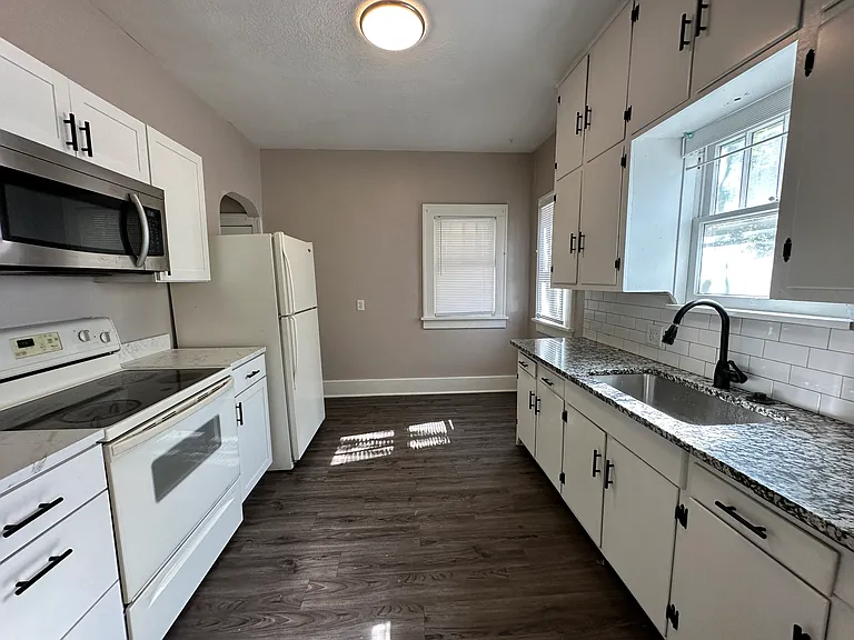 1318 S Hydraulic Ave — Photo 9