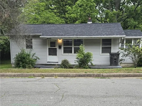 1449 Douglas St, Winston Salem, NC 27105
