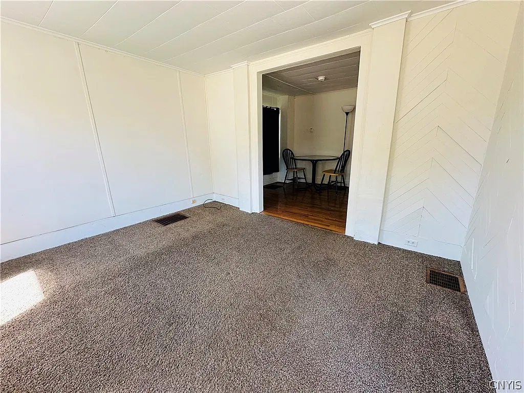 3 bed, 1.5 bath, 1131 sqft, $1,400 — Photo 2
