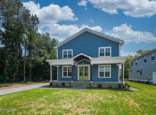 476 Yadkin Rd, Southern Pines, NC 28387