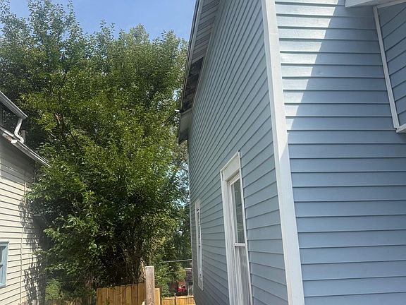 3rd image of 1602 Prospect St