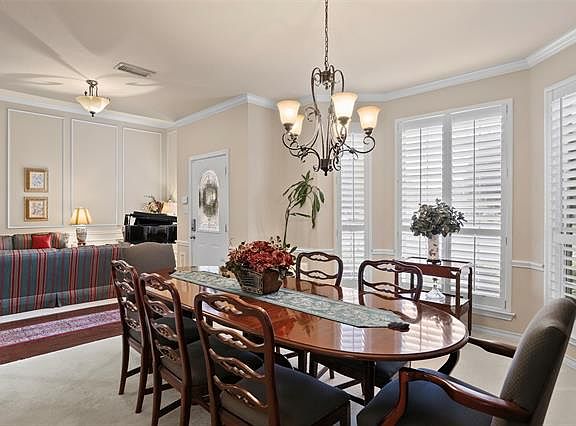 4th image of 3325 Creekbend Dr