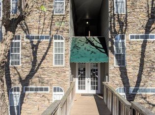 3001 Greystone Pt APT J, Greensboro, NC 27410