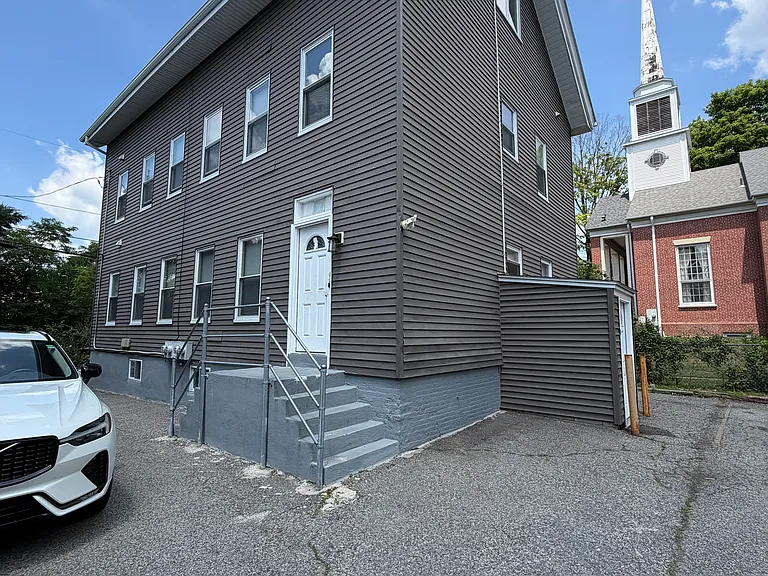 83 Cottage St #1 — Photo 15