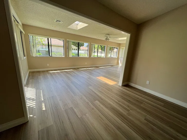 14117 Village 14 — Photo 9