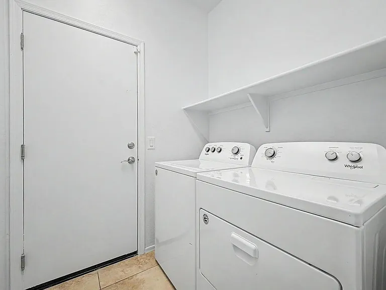 10775 W Washington St — Photo 18