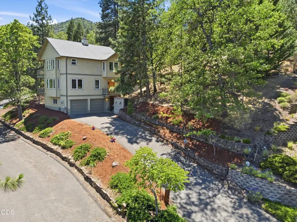 215 Piedmont Dr, Ashland, OR 97520