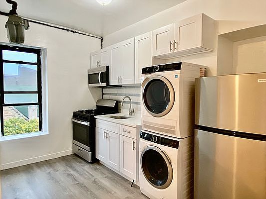 3rd image of 201 W 105th St #Aa64