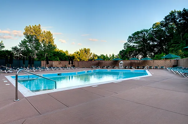 Rented by BLDG | media 6