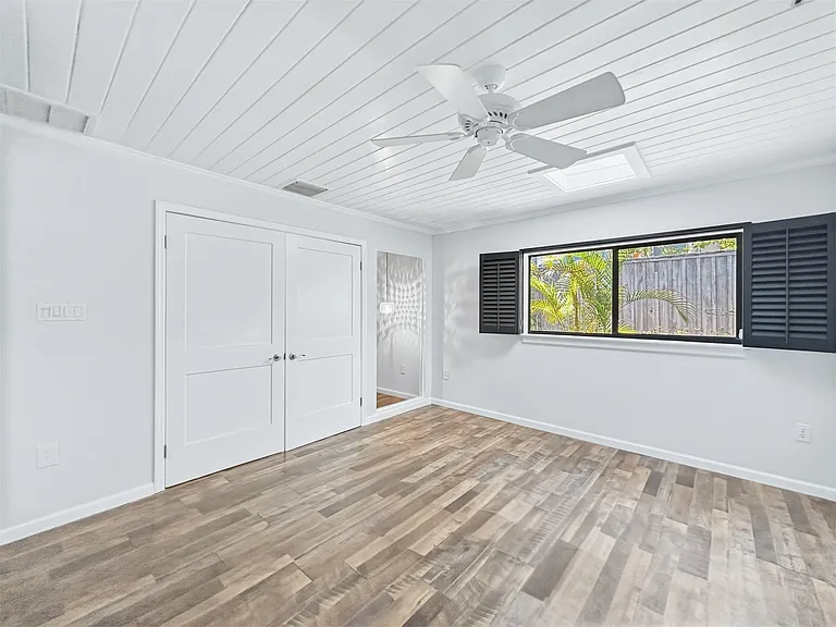 Second bedroom