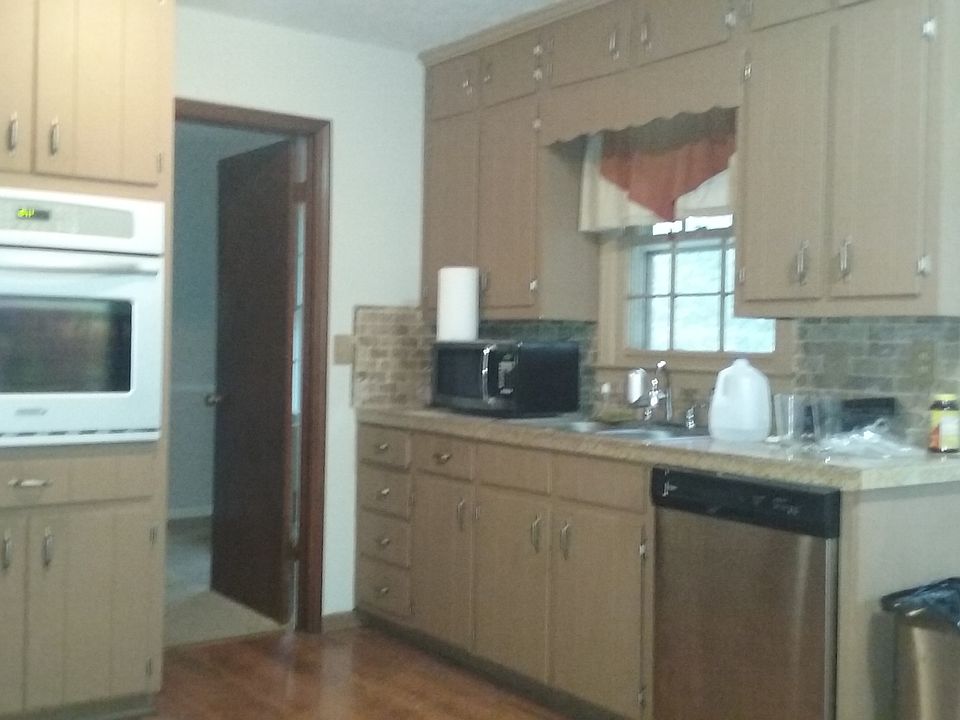 2nd image of 2131 Plantation Ct