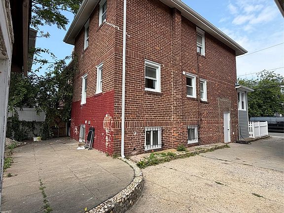 2nd image of 2431 Deerfield Road
