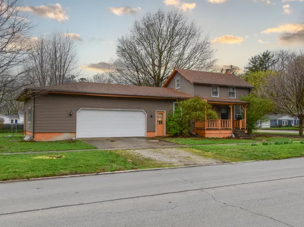 310 N 1st St, Fairbury, IL 61739