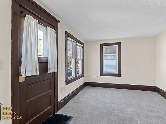 5th image of 1253 Farrington St