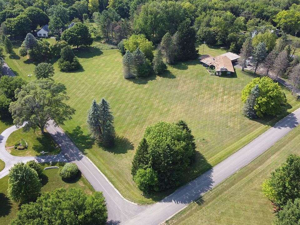 1st image of 25 W Surrey Ln