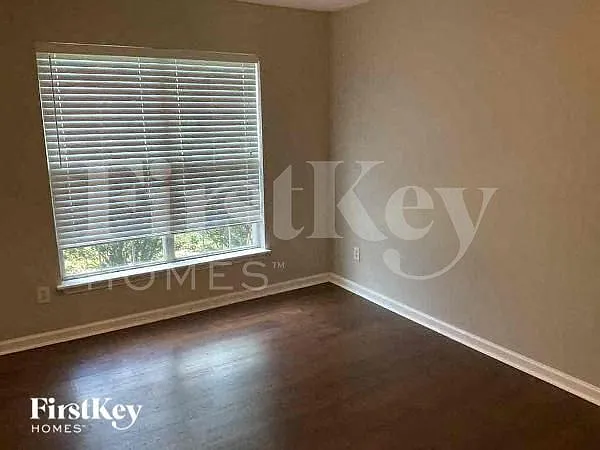 35 Harvard Dr — Photo 8