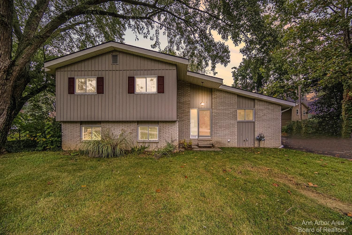 2240 Valley Dr, Ypsilanti, MI 48197 MLS 3298502 Zillow