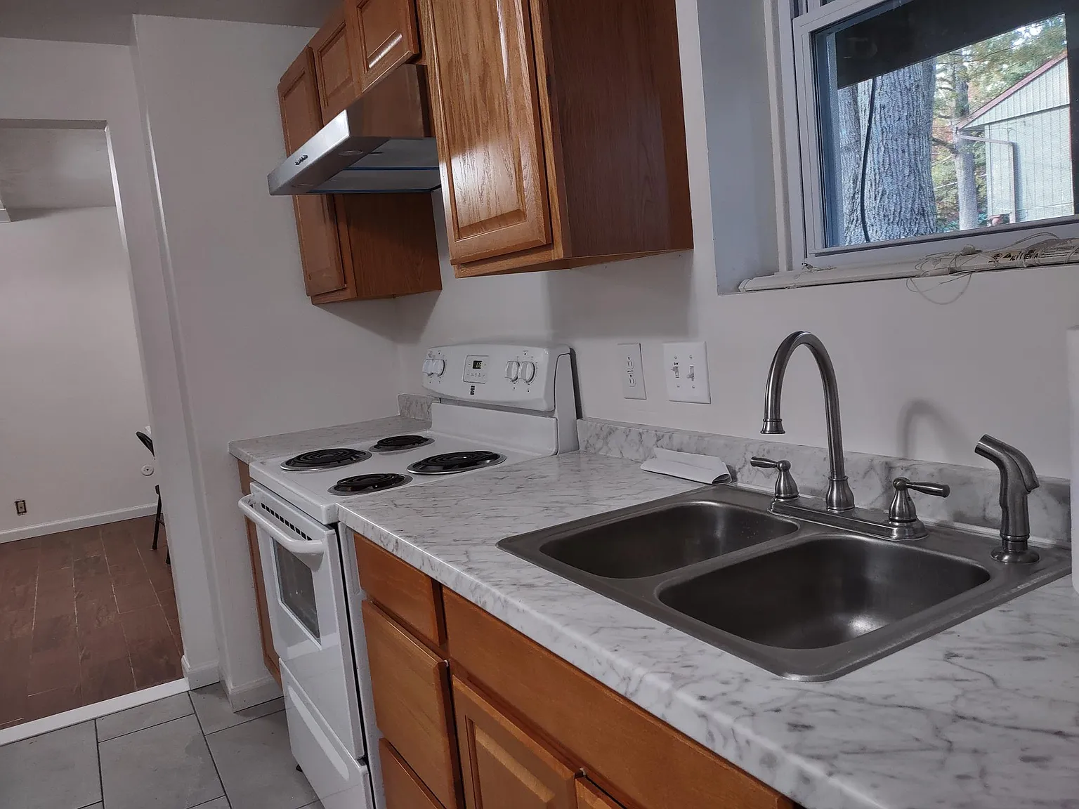 103 Pinewood Pl — Photo 2