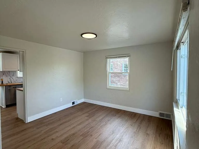 338 Caryl Dr — Photo 8