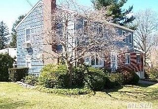 1st image of 1 Huron St