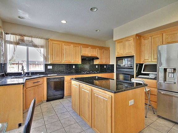 5th image of 3288 Kloetzel Ln