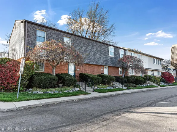 863 Kirts Blvd, Troy, MI 48084