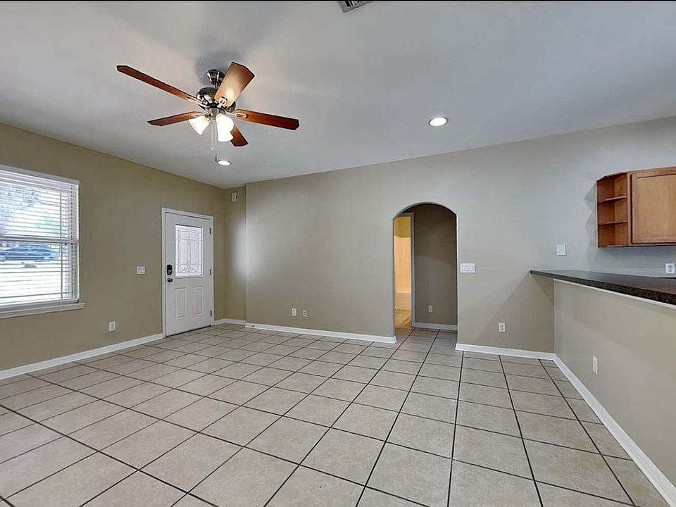 1st image of 236 W McClendon St