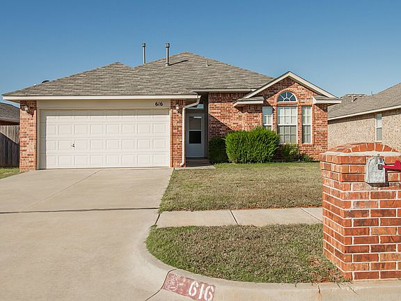 2nd image of 616 Eastview Dr