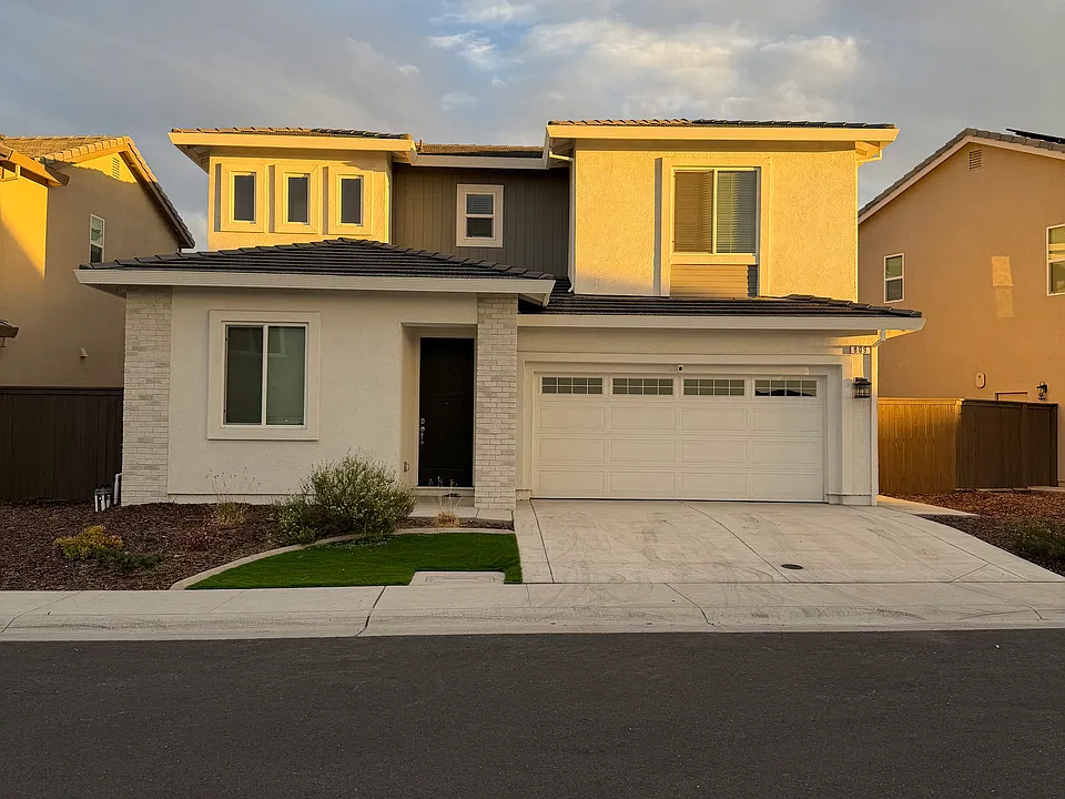 809 Big Range Way