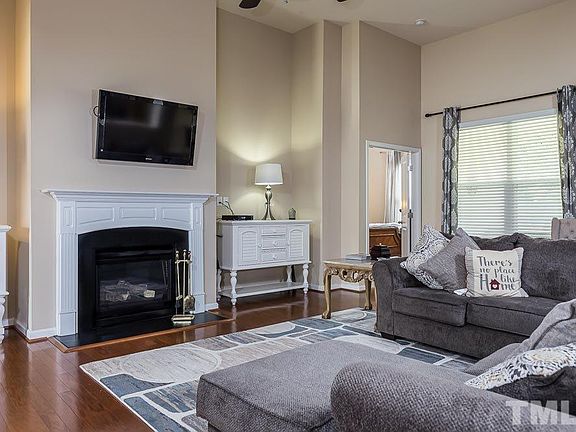 5th image of 546 Callandale Ln