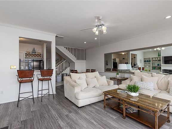 5th image of 15306 Bonasse Ct APT 203