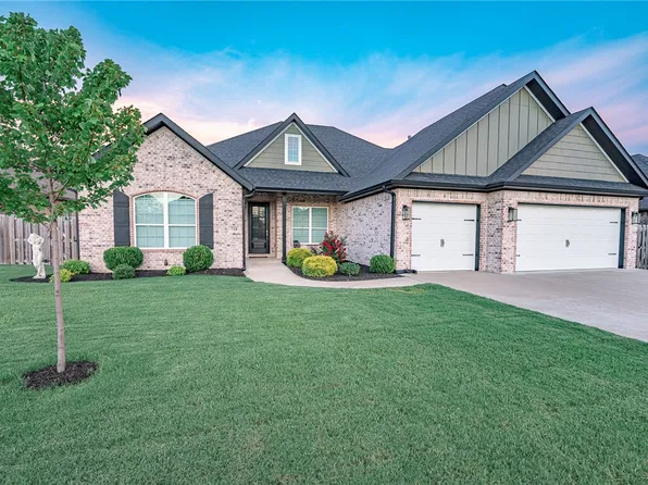 718 Malbec Rd, Springdale, AR 72762