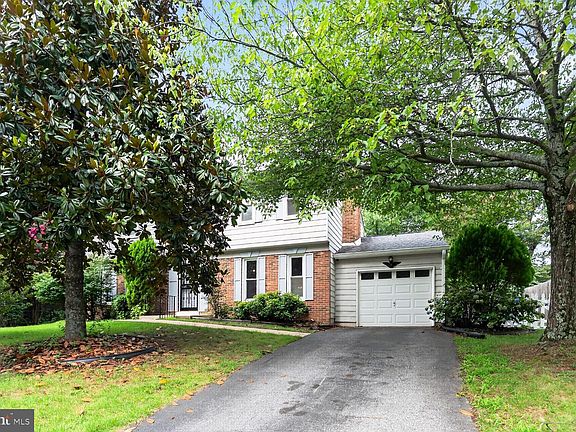 2nd image of 9011 Ivanhoe Rd