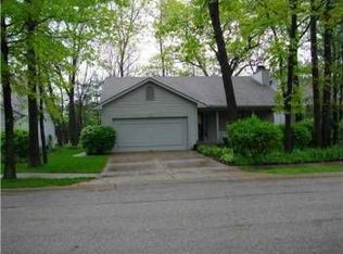 1912 Creeksedge Dr, South Bend, IN 46635