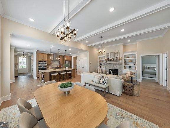 3rd image of 1071 Amarose Ln