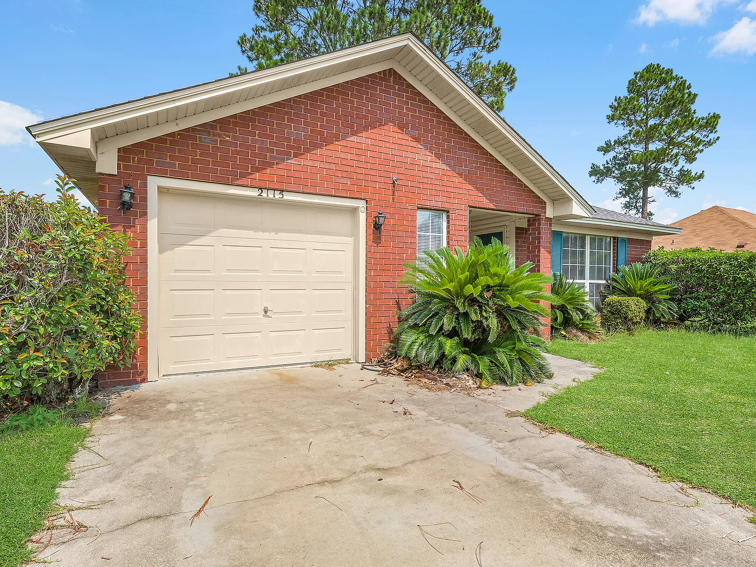 3 bed, 1354 sqft, $1,900 — Photo 4