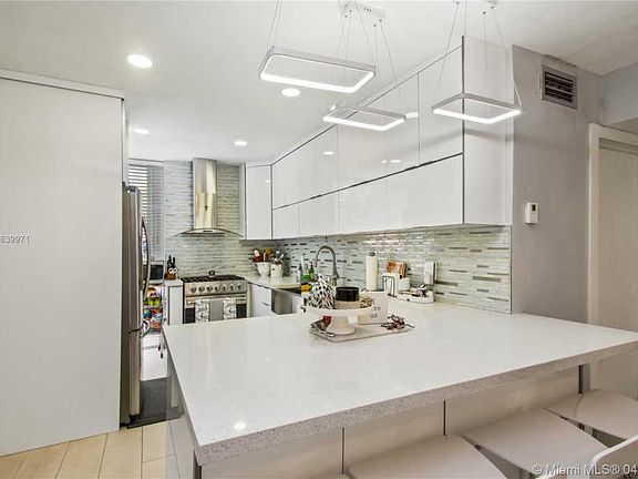 2nd image of 6720 N Brookline Dr #6720