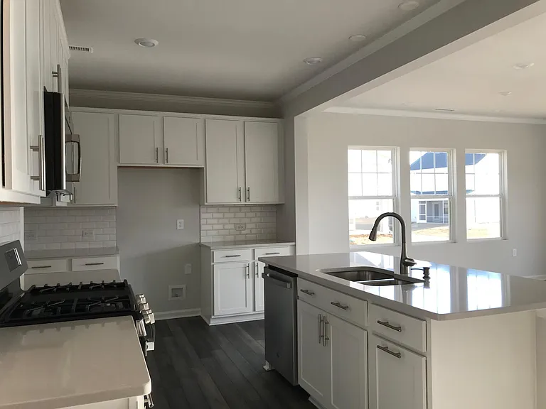 1606 Chestnut Tree Dr — Photo 8