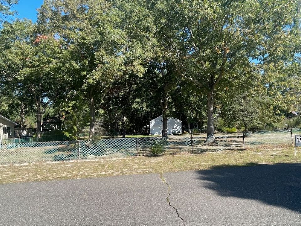 2nd image of 252 Elm Ave
