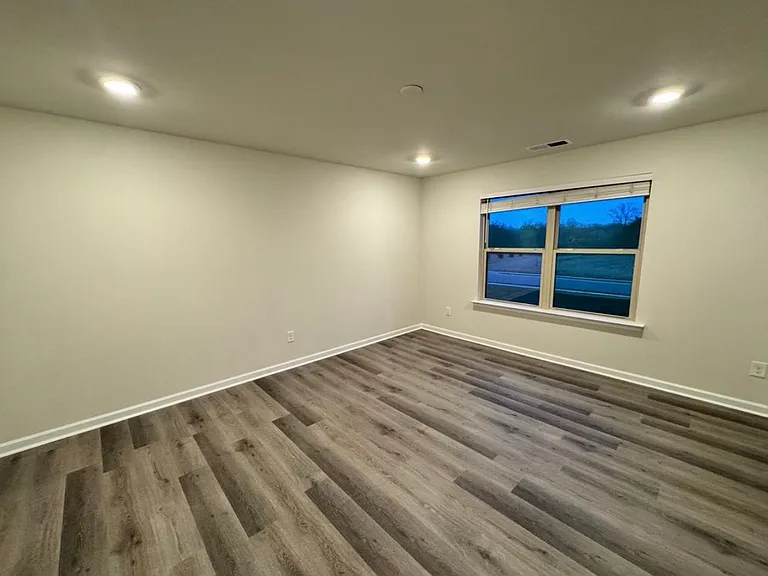 1011 Maylen Trce — Photo 13