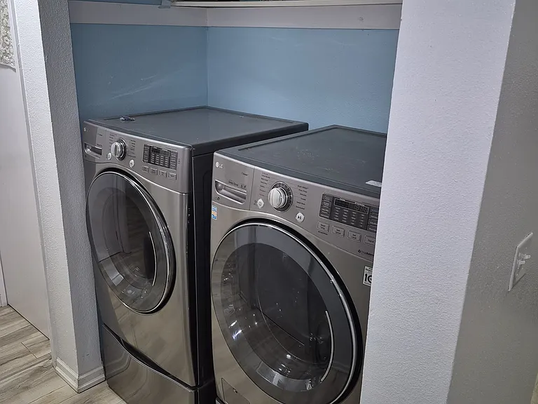 10931 NE Glisan St #31 — Photo 11