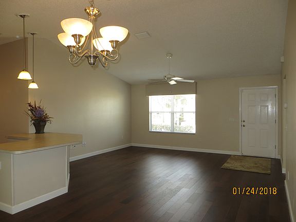 3rd image of 995 Eastmont Ct