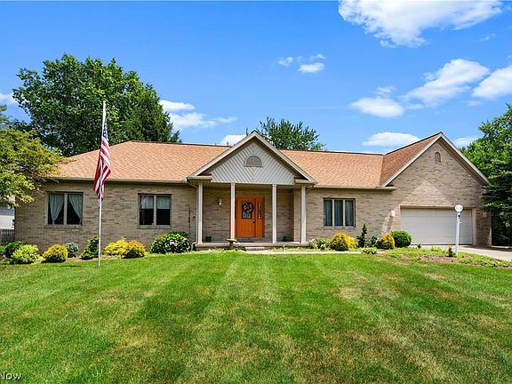 2nd image of 4524 Leawood Dr NE