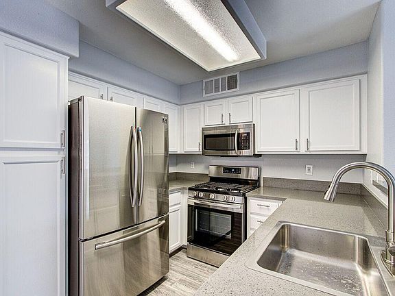 5th image of 3051 Key Largo Dr Unit 104