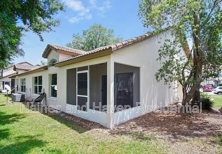 2492 Saint Augustine Blvd — Photo 25