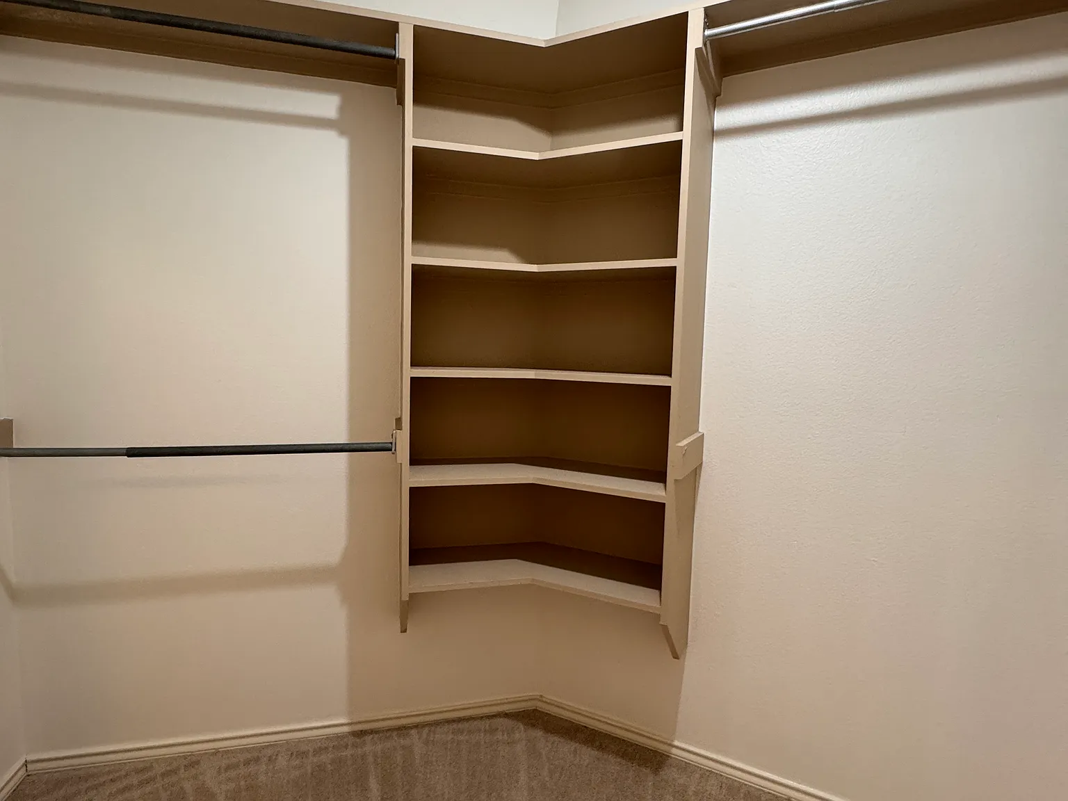 3 bed, 1315 sqft, $1,795 — Photo 4