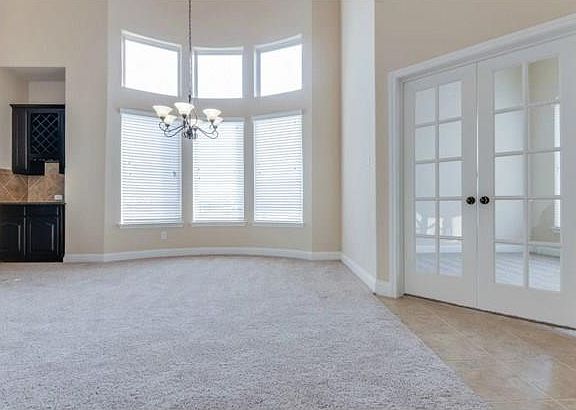 4th image of 829 Mist Flower Dr